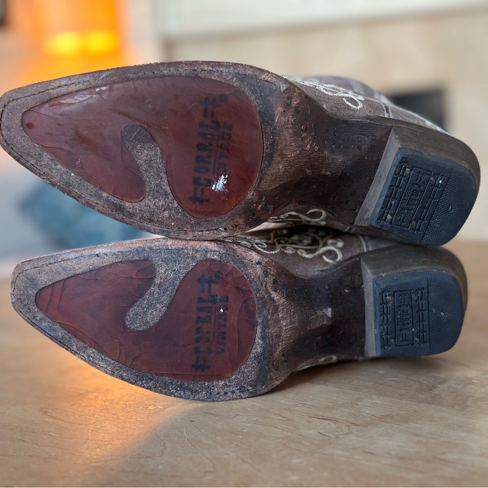 Women's Corral Boots Embroidered Cowboy Boots. Co… - image 3